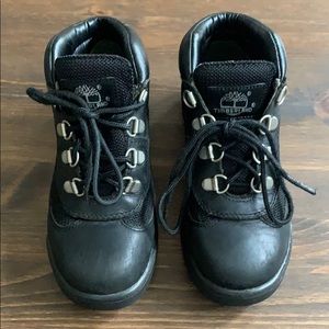 👫 Timberland Boys Black Booties Shoes